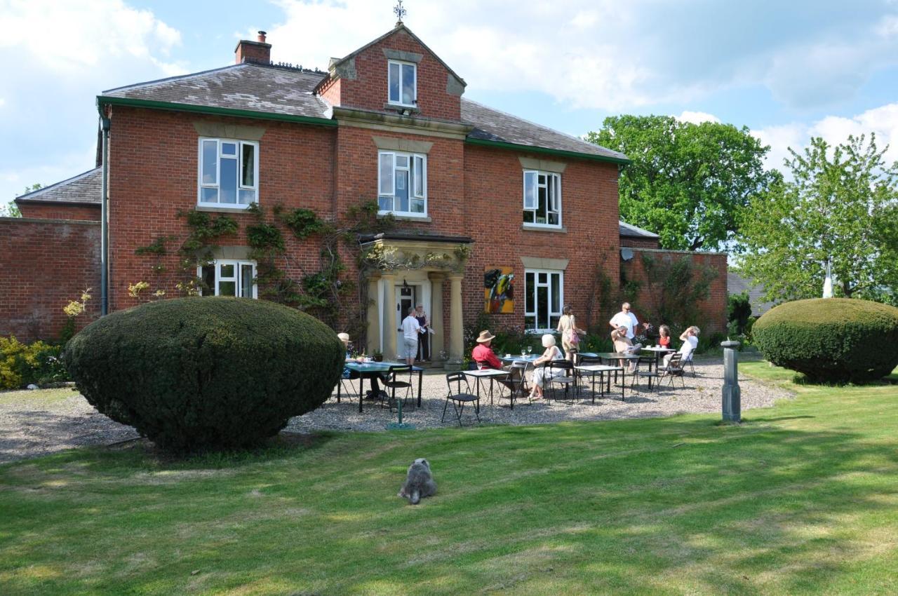 Mid Wales Arts B&B Caersws Екстер'єр фото