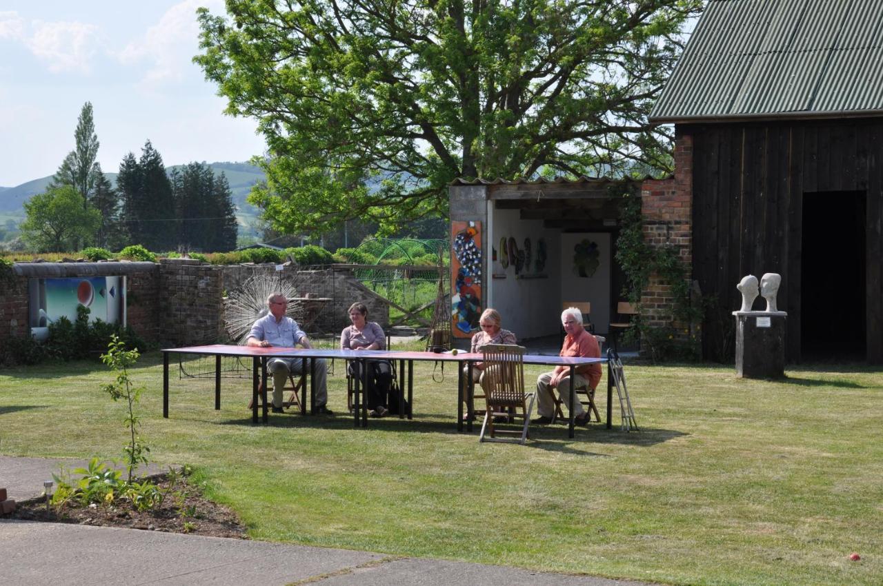 Mid Wales Arts B&B Caersws Екстер'єр фото